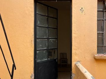 CASA DE DEPARTAMENTOS ENVENTA
