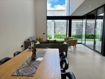 Venta de Casa en Querétaro, Altozano el Nuevo Querétaro, Moderna, Club Deportivo