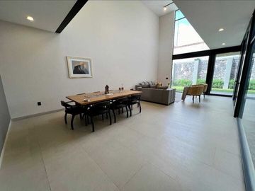 Venta de Casa en Querétaro, Altozano el Nuevo Querétaro, Moderna, Club Deportivo