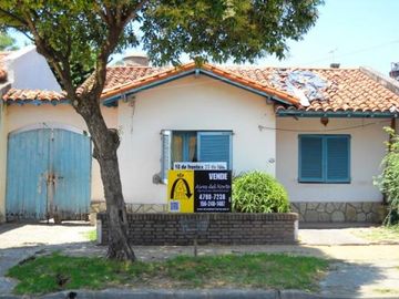 VENDE STUD EN MARTÍNEZ IMPORT TERRENO 30 m2 A 2 C/ DARDO ROCHA.240MD