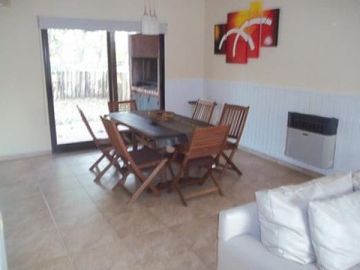 Altos del Sol, Barrio Cerrado- Chalet estilo minimalista, 3 dormitorios ( suite )