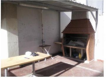 V E N D I D O - 2 AMPLIOS AMBIENTES C BALCON 5 AÑOS