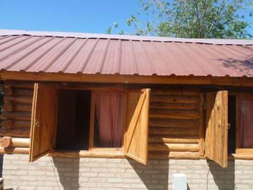 CARLOS PAZ. DUEÑO VENDE CASA + DOS CABAÑAS EN PLAYAS DE ORO.