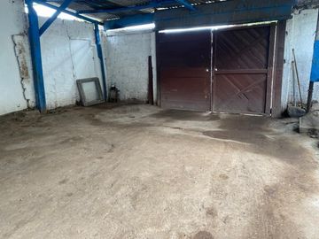 Se vende Amplio Terreno con Casa en Conchalí.