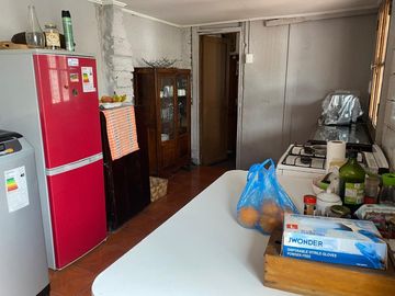 Se vende Amplio Terreno con Casa en Conchalí.