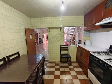 Casa amplia en El Manto, ideal para familias grandes o inversión rentable