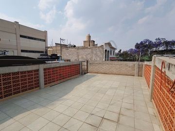 Casa amplia en El Manto, ideal para familias grandes o inversión rentable
