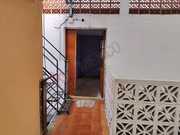 Casa amplia en El Manto, ideal para familias grandes o inversión rentable