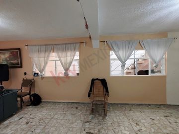 Casa amplia en El Manto, ideal para familias grandes o inversión rentable