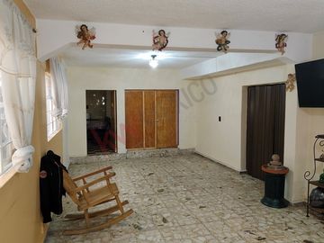 Casa amplia en El Manto, ideal para familias grandes o inversión rentable