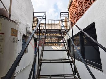 Casa amplia en El Manto, ideal para familias grandes o inversión rentable