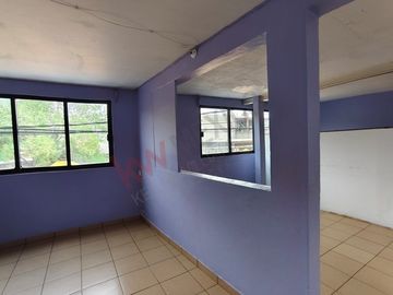 Casa amplia en El Manto, ideal para familias grandes o inversión rentable