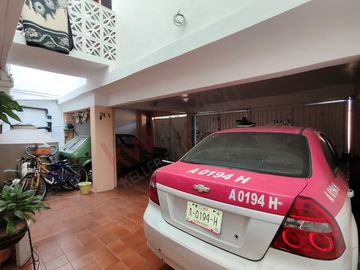 Casa amplia en El Manto, ideal para familias grandes o inversión rentable
