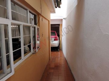 Casa amplia en El Manto, ideal para familias grandes o inversión rentable