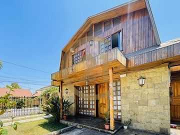 Casa en venta Villa Santa Carolina Macul