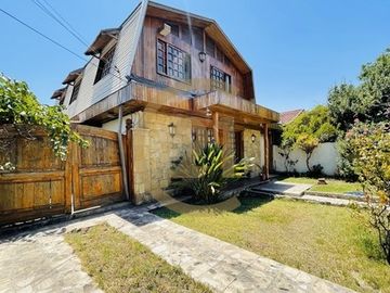 Casa en venta Villa Santa Carolina Macul