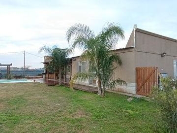 Casa en venta - 3 dormitorios 2 baños - 145mts2 - Countries/B.Cerrado (Escobar)