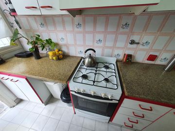 CASA PH - Olivos- 127 m2 Cub y 171 m2 lote a  1 cuadra de maipu , con jardin