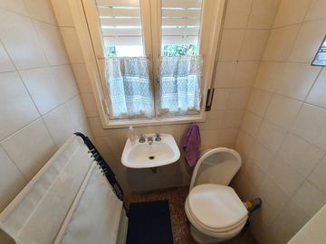 CASA PH - Olivos- 127 m2 Cub y 171 m2 lote a  1 cuadra de maipu , con jardin