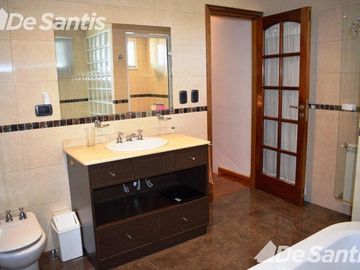Magnífico chalet 6 ambientes - Impecable estado - Colinas de P. Ramos
