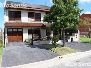 Magnífico chalet 6 ambientes - Impecable estado - Colinas de P. Ramos