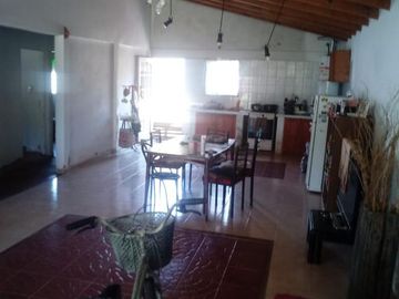 Casa en venta - 3 dormitorios 2 baños - 525mts2 - San Bernardo Del Tuyu