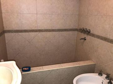 Hermoso chalet 6 ambientes Castelar Norte