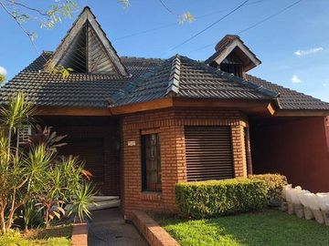 Hermoso chalet 6 ambientes Castelar Norte