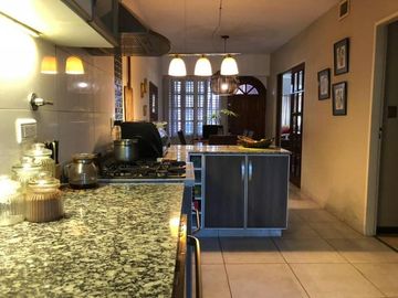 Hermoso chalet 6 ambientes Castelar Norte