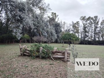 casas estilo colonial sobre 22.000 m2 de terreno! pegado a country Martindale