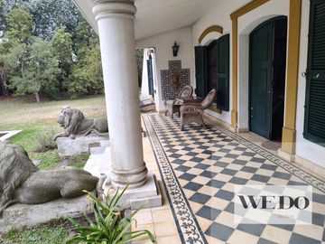 casas estilo colonial sobre 22.000 m2 de terreno! pegado a country Martindale