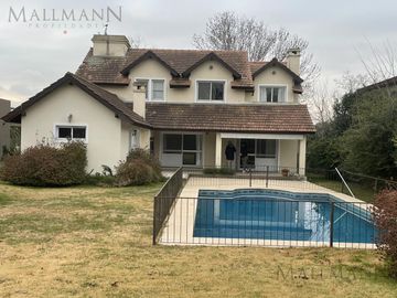 Casa en Estancias del Pilar, B Champagnat | Mallmann propiedades