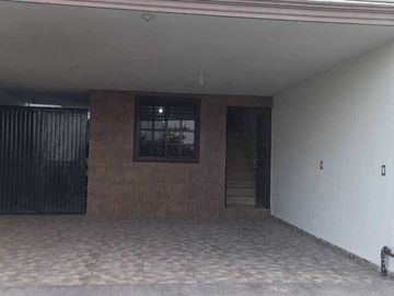 Casa en Venta en Balcones de Anáhuac, Escobedo N.L.