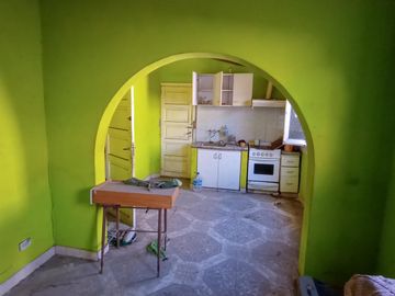 Venta Casa en Lanús Oeste sobre lote de 8.66 x 28 a 2 cuadras de la Av. San Martin