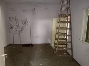 Venta Casa en Lanús Oeste sobre lote de 8.66 x 28 a 2 cuadras de la Av. San Martin