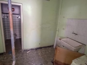 Venta Casa en Lanús Oeste sobre lote de 8.66 x 28 a 2 cuadras de la Av. San Martin