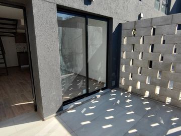 Venta  Duplex 1 dormitorio de pasillo con terraza privada EN POZO - Arroyito, Rosario