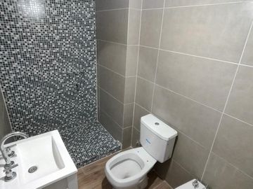 Venta  Duplex 1 dormitorio de pasillo con terraza privada EN POZO - Arroyito, Rosario
