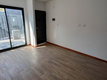 Venta  Duplex 1 dormitorio de pasillo con terraza privada EN POZO - Arroyito, Rosario
