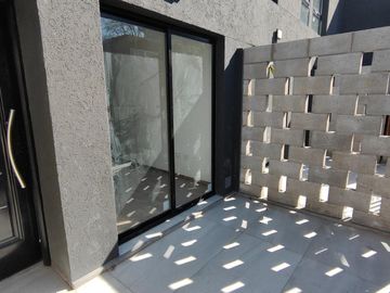 Venta  Duplex 1 dormitorio de pasillo con terraza privada EN POZO - Arroyito, Rosario
