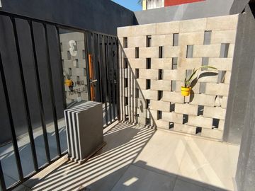 Venta  Duplex 1 dormitorio de pasillo con terraza privada EN POZO - Arroyito, Rosario