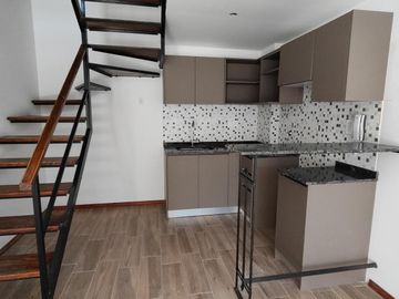 Venta  Duplex 1 dormitorio de pasillo con terraza privada EN POZO - Arroyito, Rosario