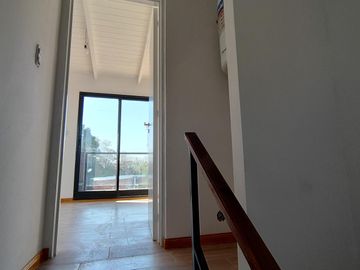 Venta  Duplex 1 dormitorio de pasillo con terraza privada EN POZO - Arroyito, Rosario