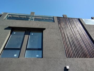 Venta  Duplex 1 dormitorio de pasillo con terraza privada EN POZO - Arroyito, Rosario