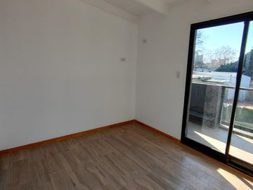 Venta  Duplex 1 dormitorio de pasillo con terraza privada EN POZO - Arroyito, Rosario
