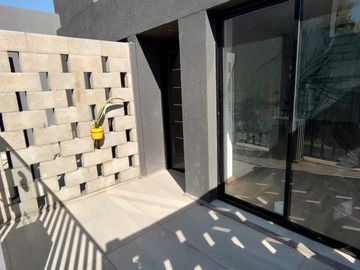 Venta  Duplex 1 dormitorio de pasillo con terraza privada EN POZO - Arroyito, Rosario