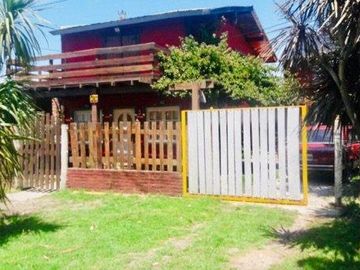 3 CASAS CON VISTA AL ARROYO Y A 200 METROS  DEL MAR