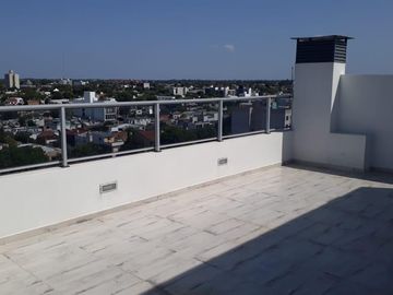 Departamento en venta - 2 Dormitorios 1 Baño - Cochera - 85mts2 - La Plata