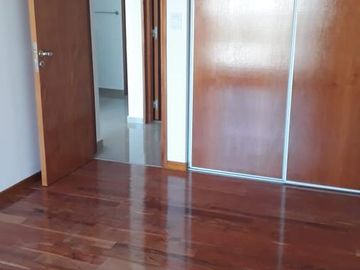 Departamento en venta - 2 Dormitorios 1 Baño - Cochera - 85mts2 - La Plata