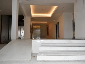 Departamento en venta - 2 Dormitorios 1 Baño - Cochera - 85mts2 - La Plata